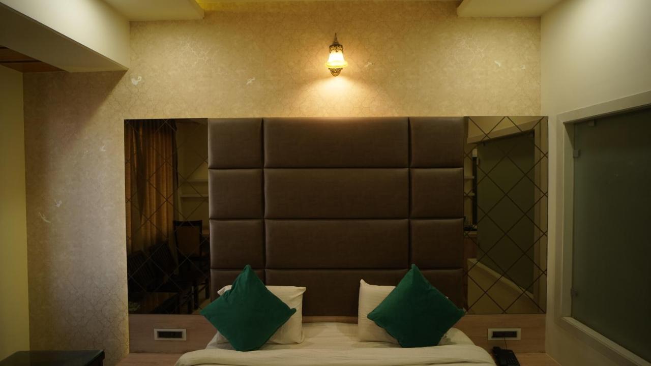 Wisteria Blue Hotel Samarda Kaliāsot Buitenkant foto